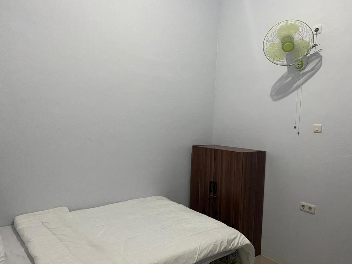 Khalisa Home Syariah Pontianak Exterior foto